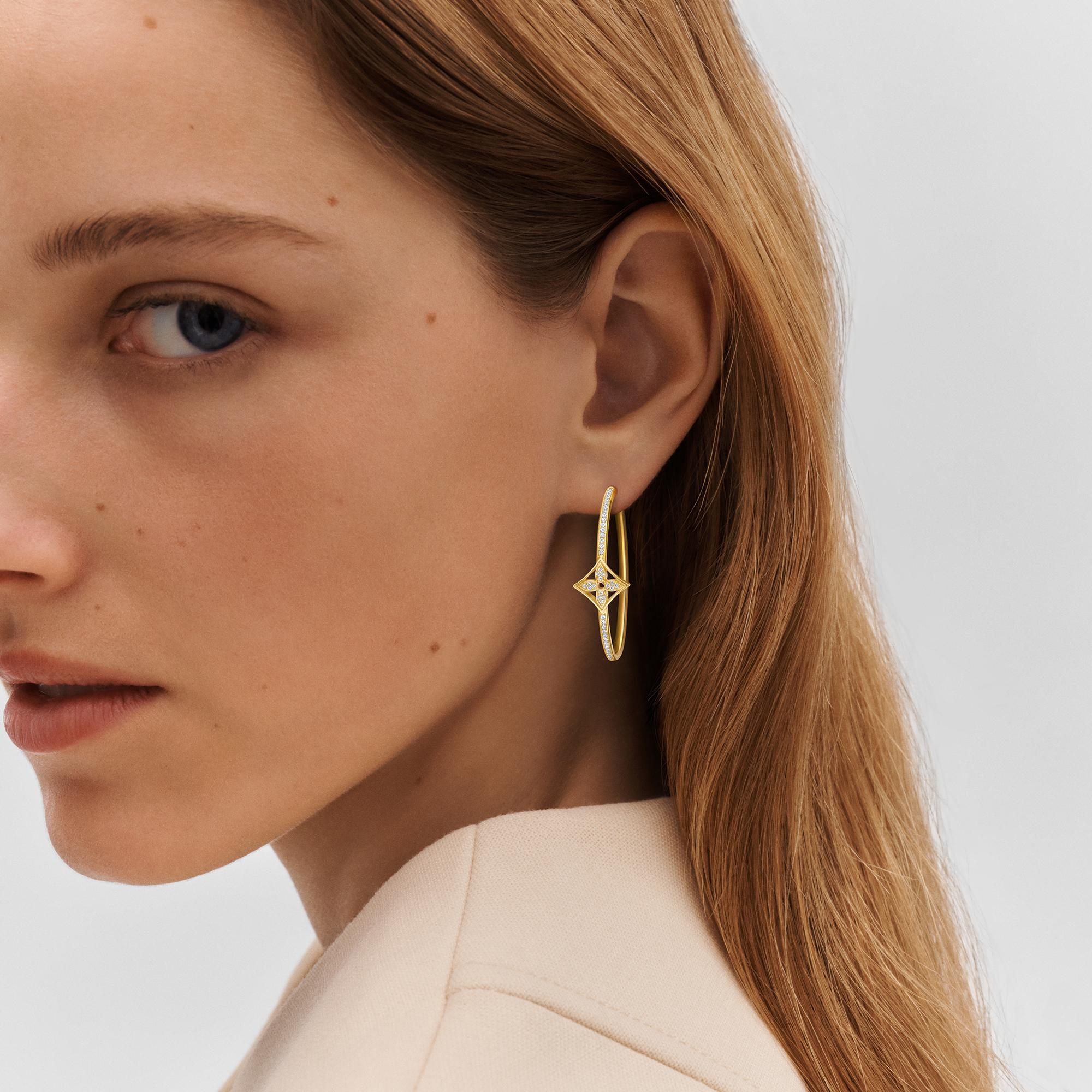 Pendientes de aro Idylle Blossom de oro amarillo y diamantes  Joyería Categorías Joyería | LOUIS VUITTON (Zoom de producto)