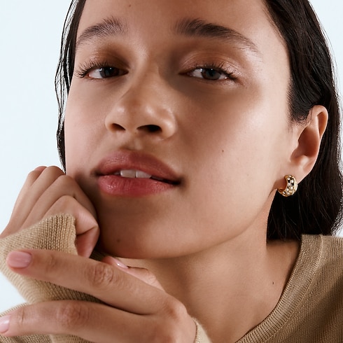Pendientes Le Damier de Louis Vuitton de oro amarillo y diamantes Joyería Categorías Pendientes | LOUIS VUITTON (Zoom de producto)