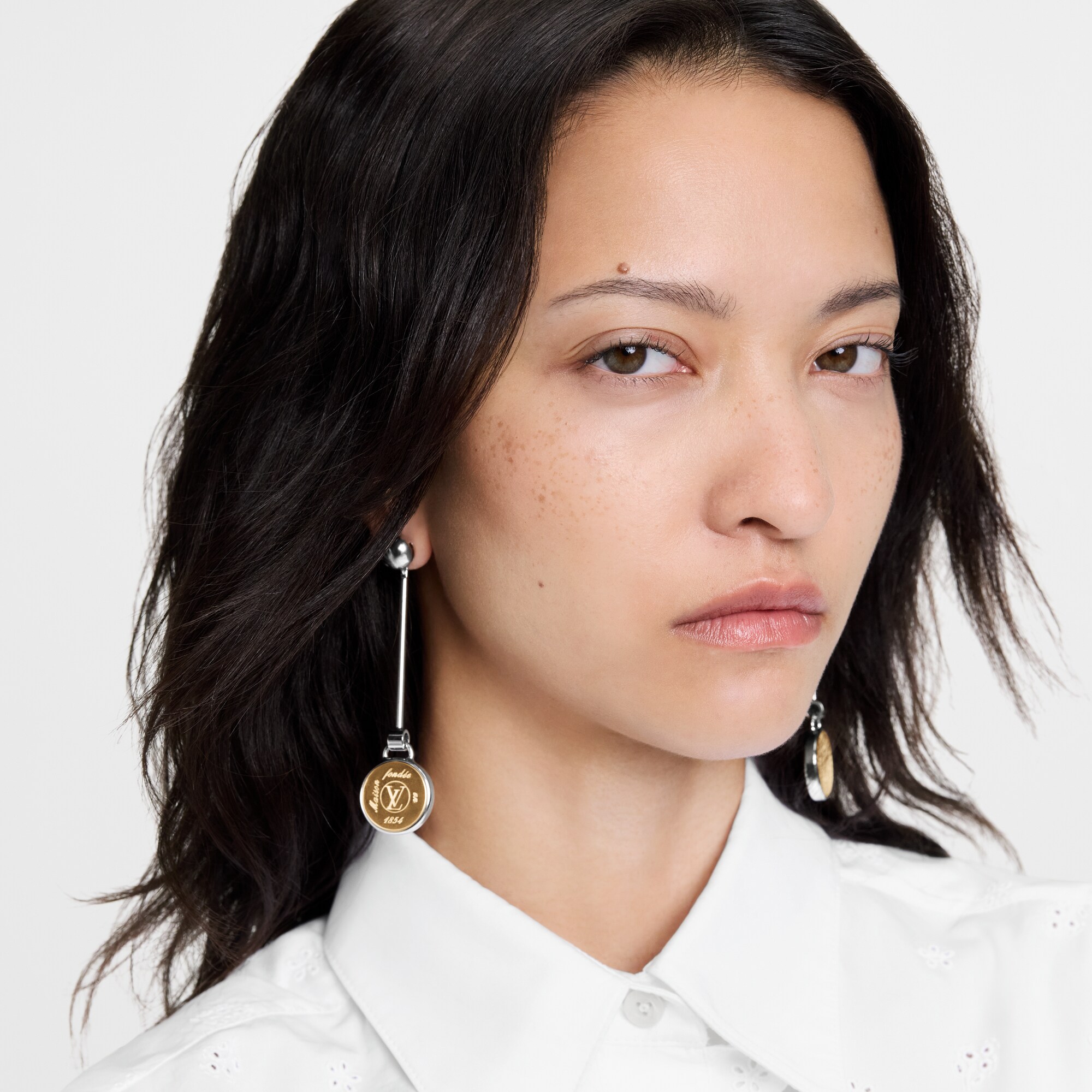 Pendientes LV Signet S00 Mujer Bisutería Pendientes | LOUIS VUITTON (Zoom de producto)