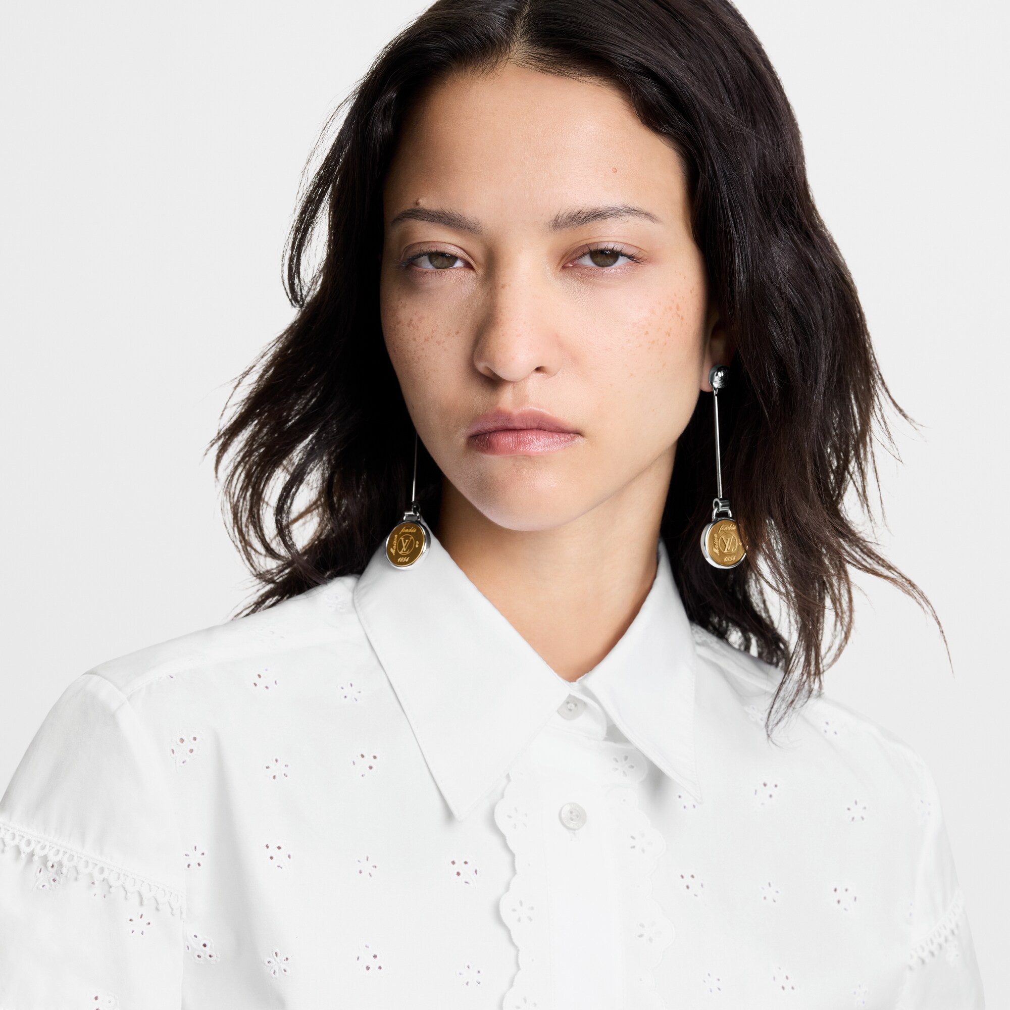 Pendientes LV Signet S00 Mujer Bisutería Pendientes | LOUIS VUITTON (Zoom de producto)