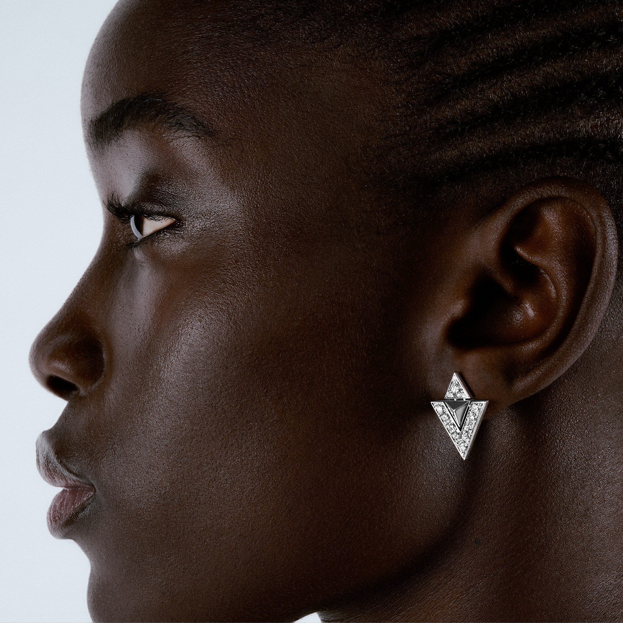 Pendientes Pure V de oro blanco y diamantes  Joyería Categorías Pendientes | LOUIS VUITTON (Zoom de producto)