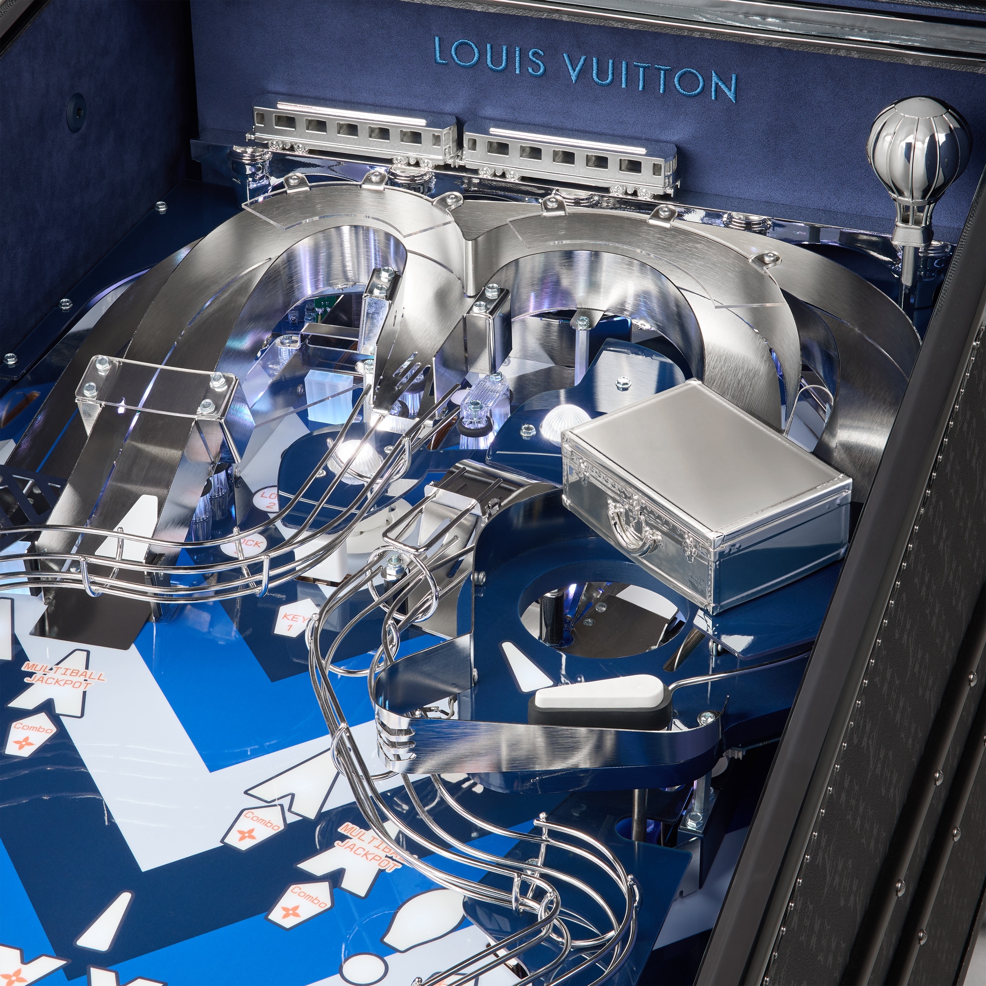 Pinball Lona Monogram Baúles, Viaje y Hogar Deportes y juegos } | LOUIS VUITTON (Zoom de producto)