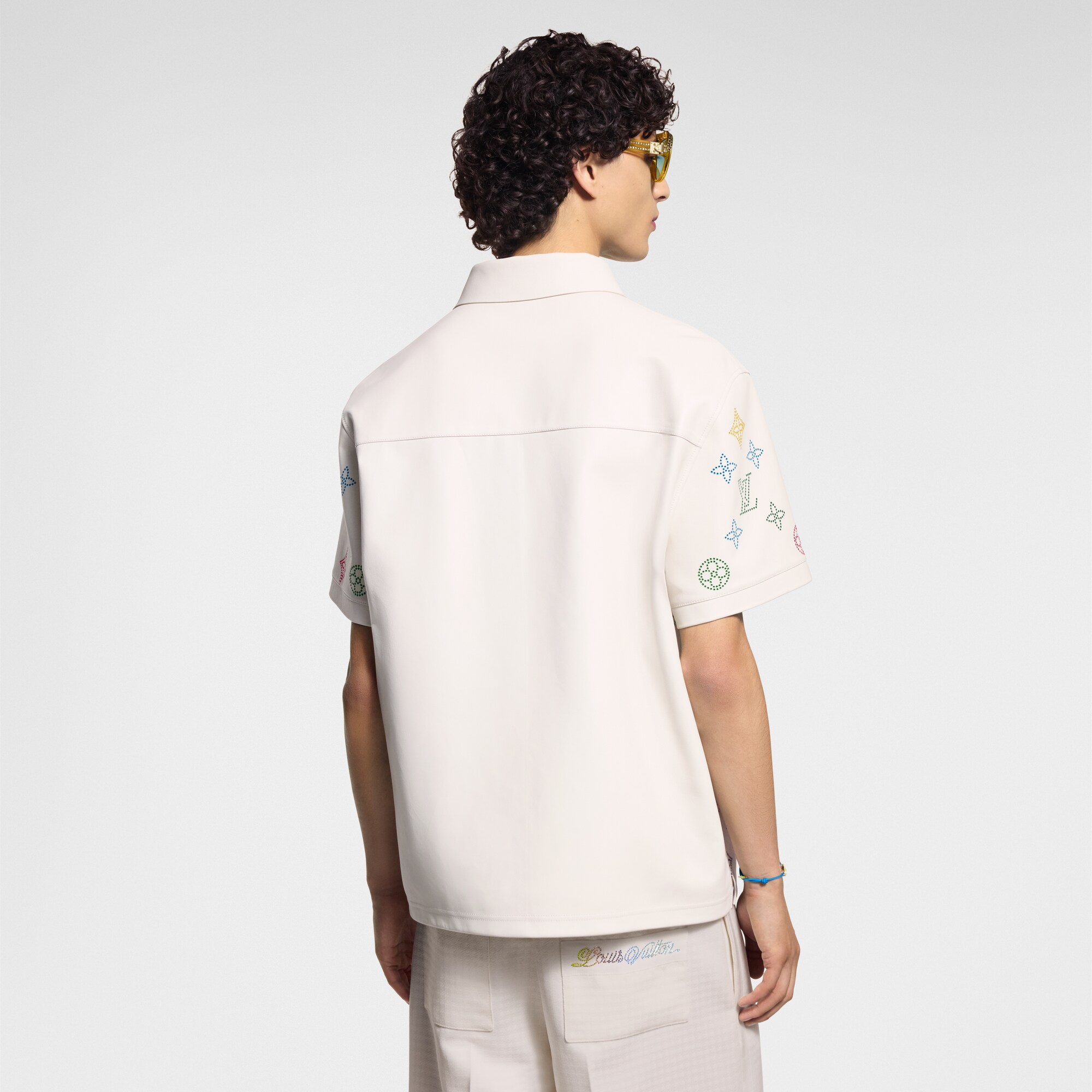 Polo de piel con flores Monogram perforadas  Hombre Prêt-à-Porter Camisas | LOUIS VUITTON (Zoom de producto)