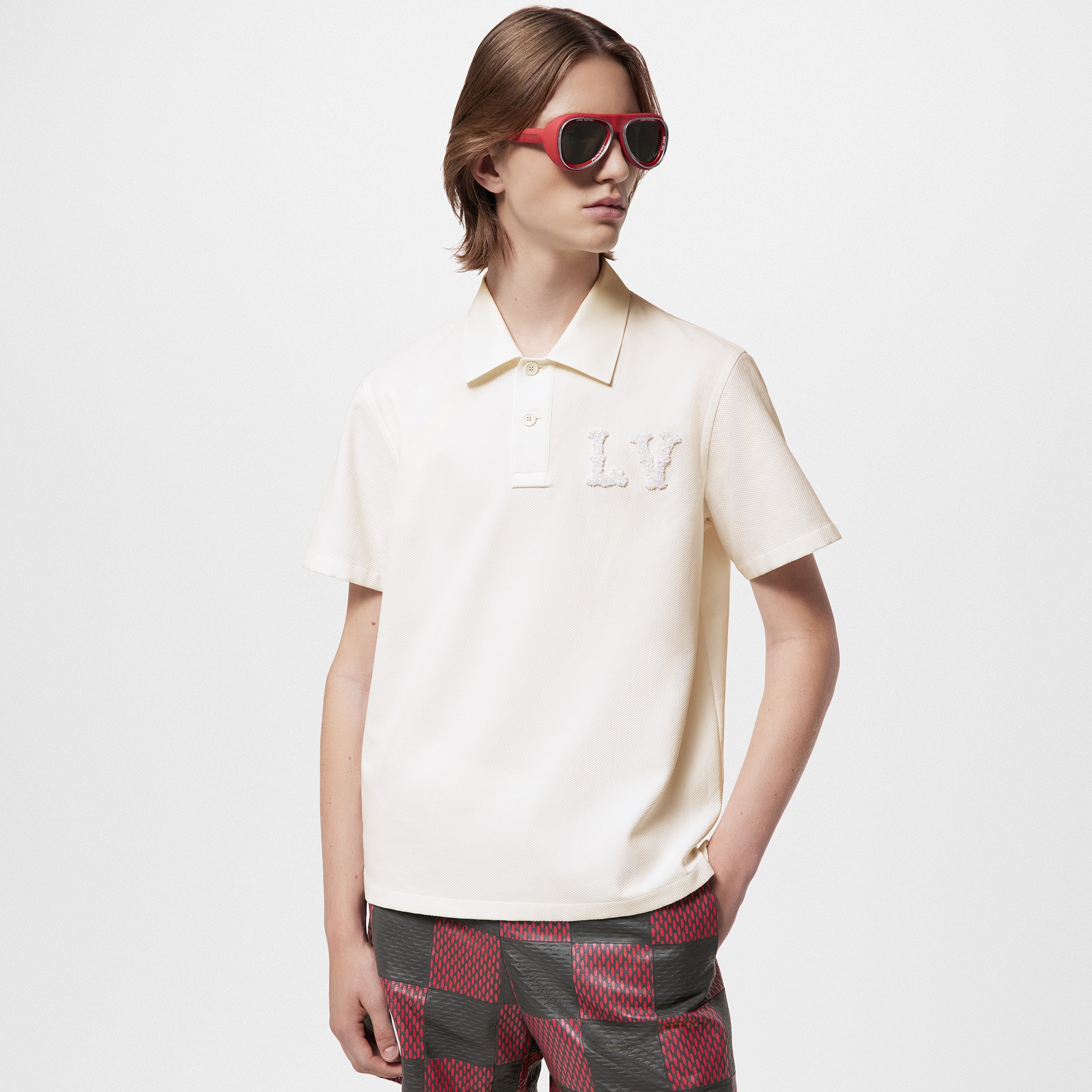 Polo de popelín con parche LV bordado  Hombre Prêt-à-Porter Camisetas y polos | LOUIS VUITTON (Zoom de producto)