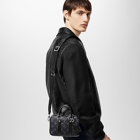 Portadocumentos Nano Voyage Monogram Eclipse Hombre Bolsos Todas las colecciones | LOUIS VUITTON (Zoom de producto)