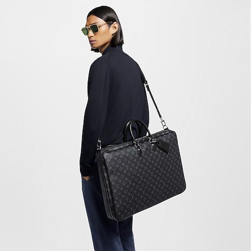 Portatrajes con dos perchas Monogram Eclipse Hombre Viaje Todo el equipaje y accesorios | LOUIS VUITTON (Zoom de producto)
