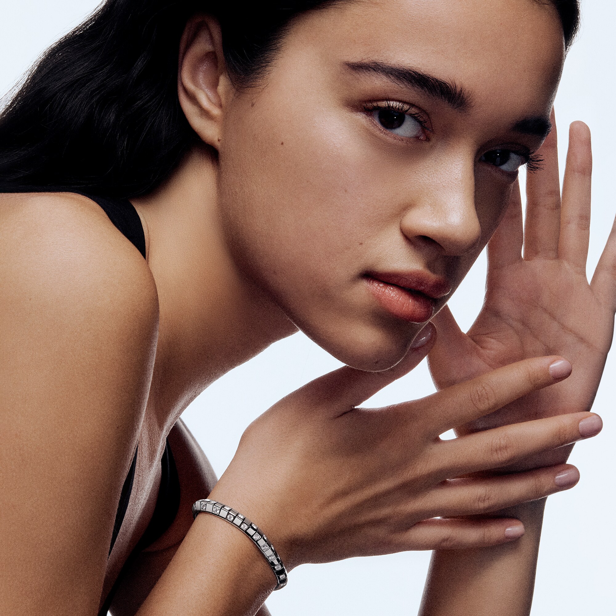 Pulsera grande Le Damier de Louis Vuitton, de oro blanco y diamantes  Joyería Categorías Pulseras | LOUIS VUITTON (Zoom de producto)