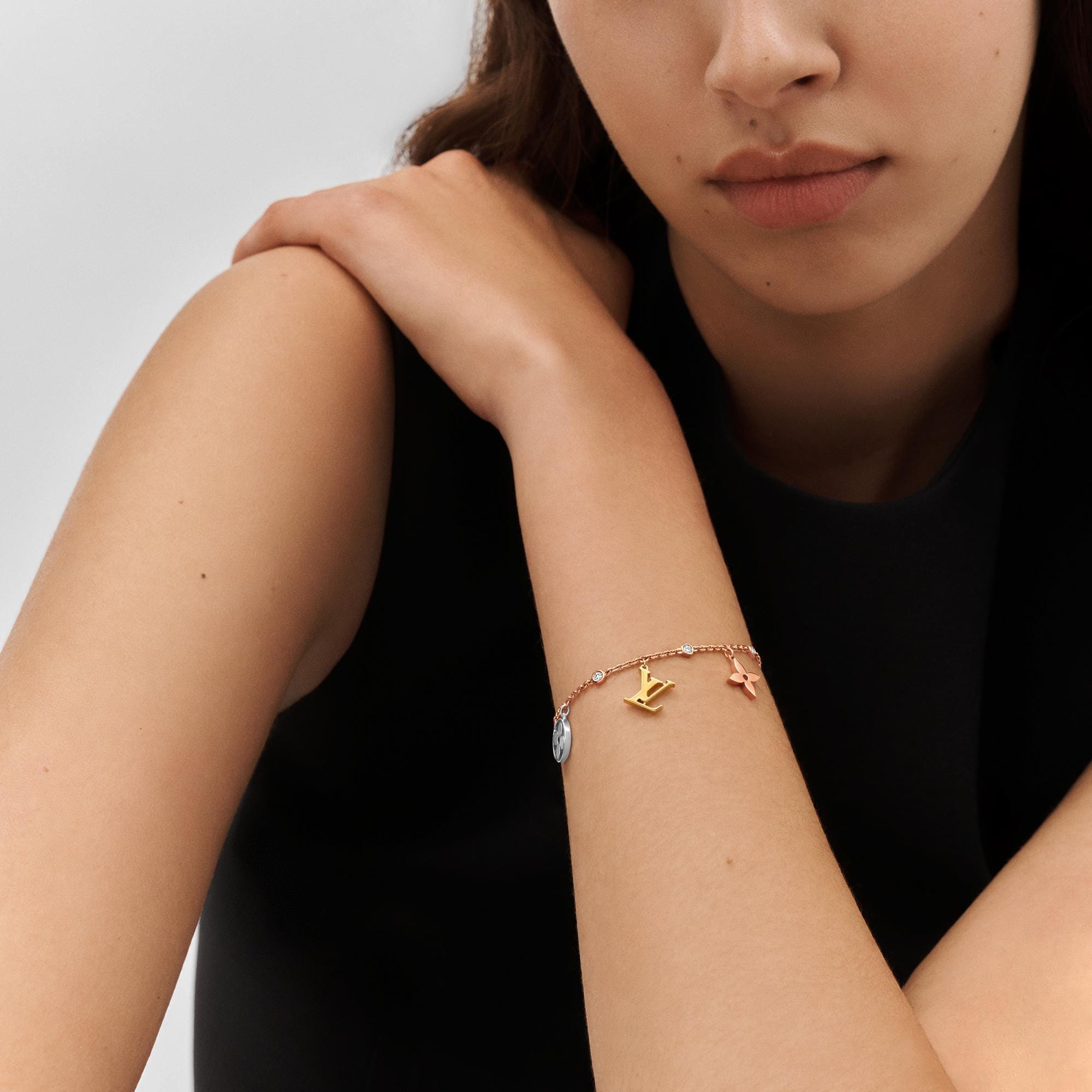 Pulsera Idylle Blossom Charms de tres oros con diamantes  Joyería Categorías Joyería | LOUIS VUITTON (Zoom de producto)
