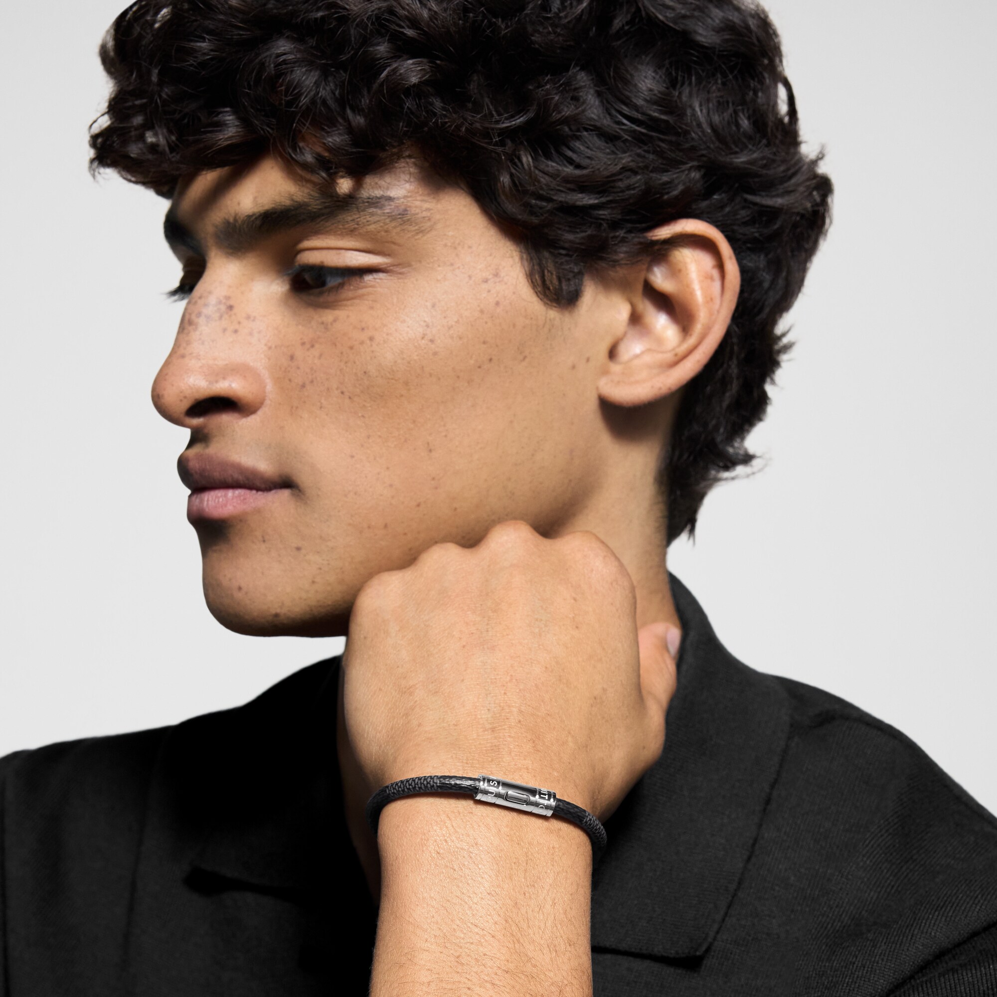 Pulsera Keep it Lona Damier Graphite Hombre Joyería Toda la bisutería | LOUIS VUITTON (Zoom de producto)