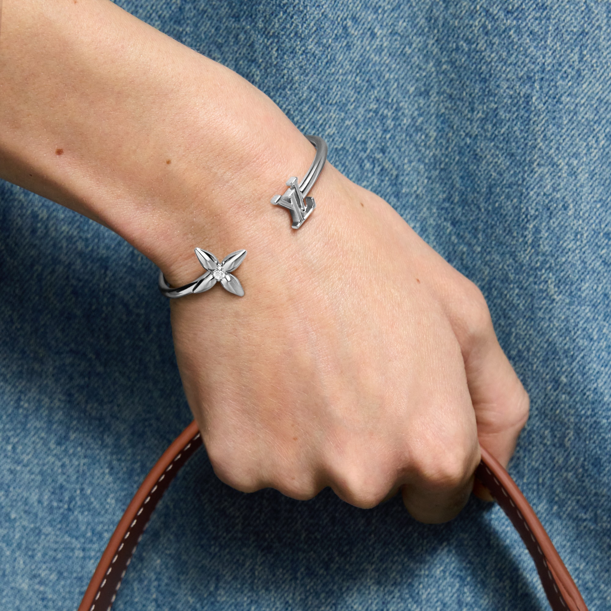 Pulsera Louisette Signature S00 Mujer Bisutería Pulseras | LOUIS VUITTON (Zoom de producto)