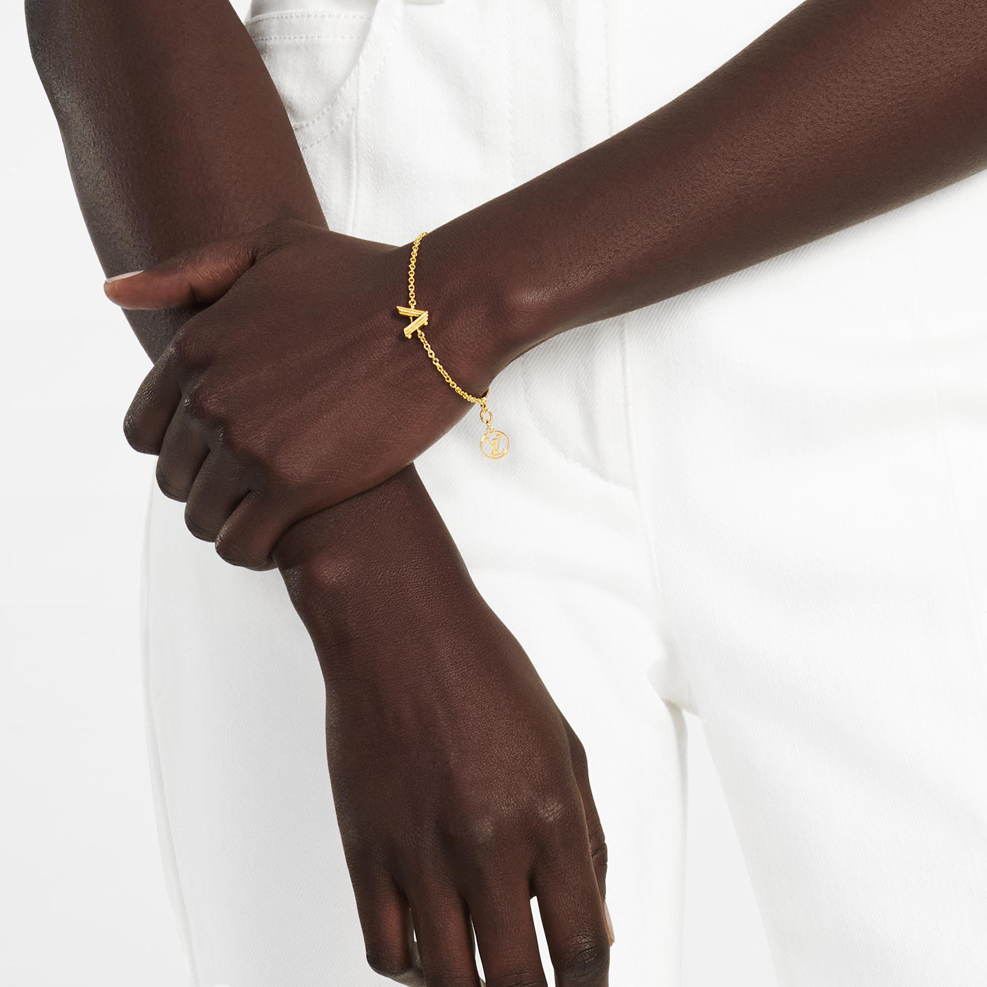 Pulsera LV & Me, letra A S00 Mujer Bisutería Toda la bisutería | LOUIS VUITTON (Zoom de producto)