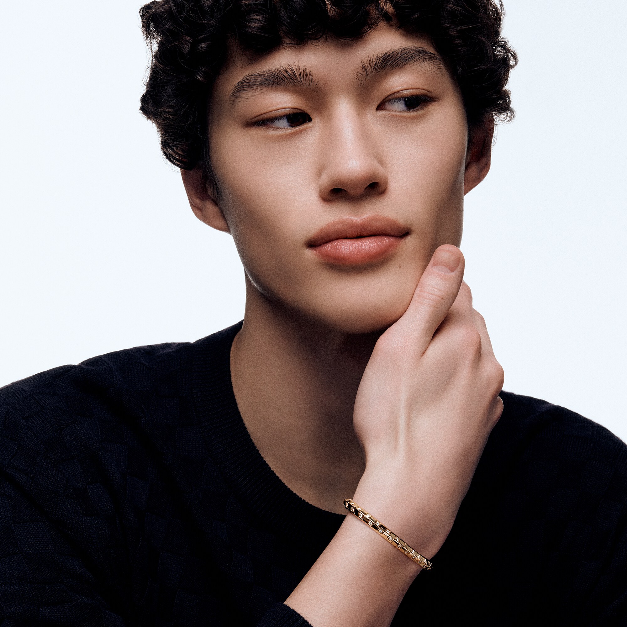 Pulsera mediana Le Damier de Louis Vuitton, de oro amarillo y diamantes  Joyería Categorías Pulseras | LOUIS VUITTON (Zoom de producto)