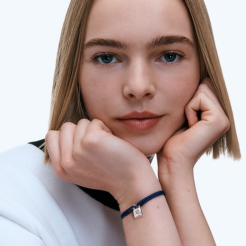 Pulsera Silver Lockit en plata de ley y laca negra con cordón de poliéster azul Joyería Categorías Pulseras | LOUIS VUITTON (Zoom de producto)