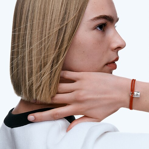 Pulsera Silver Lockit en plata de ley y laca negra con cordón de poliéster rojo Joyería Categorías Pulseras | LOUIS VUITTON (Zoom de producto)
