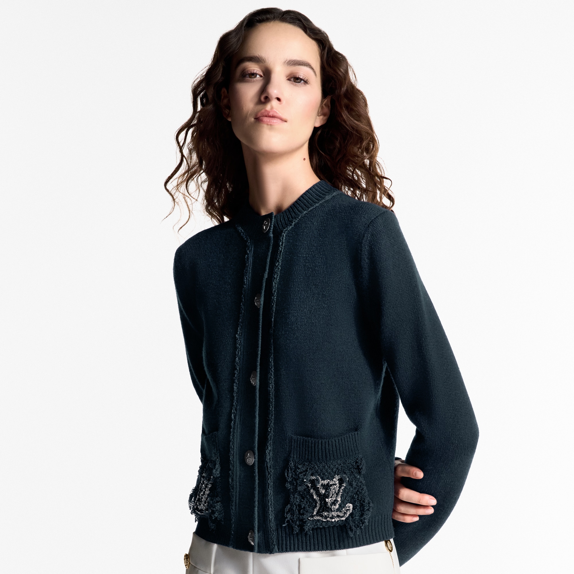 Rebeca con bolsillos en tejido de rizo  Mujer Prêt-à-Porter Artículos de punto | LOUIS VUITTON (Zoom de producto)