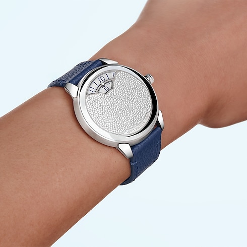 Reloj automático Tambour Convergence de 37 mm de platino y diamantes Relojería Todos los relojes } | LOUIS VUITTON (Zoom de producto)