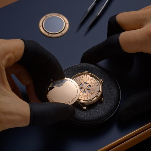 Reloj automático Tambour Convergence de 37 mm en oro rosa Relojería Todos los relojes } | LOUIS VUITTON