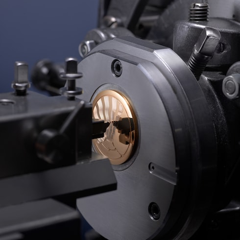 Reloj automático Tambour Convergence de 37 mm en oro rosa Relojería Todos los relojes } | LOUIS VUITTON