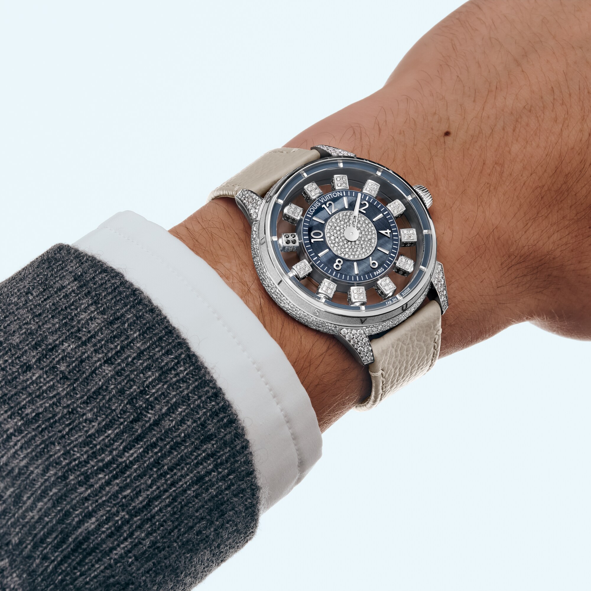 Reloj automático Tambour Taiko Spin Time Air de 42,5 mm en oro blanco, ojo de halcón y diamantes  Relojería Todos los relojes } | LOUIS VUITTON (Zoom de producto)