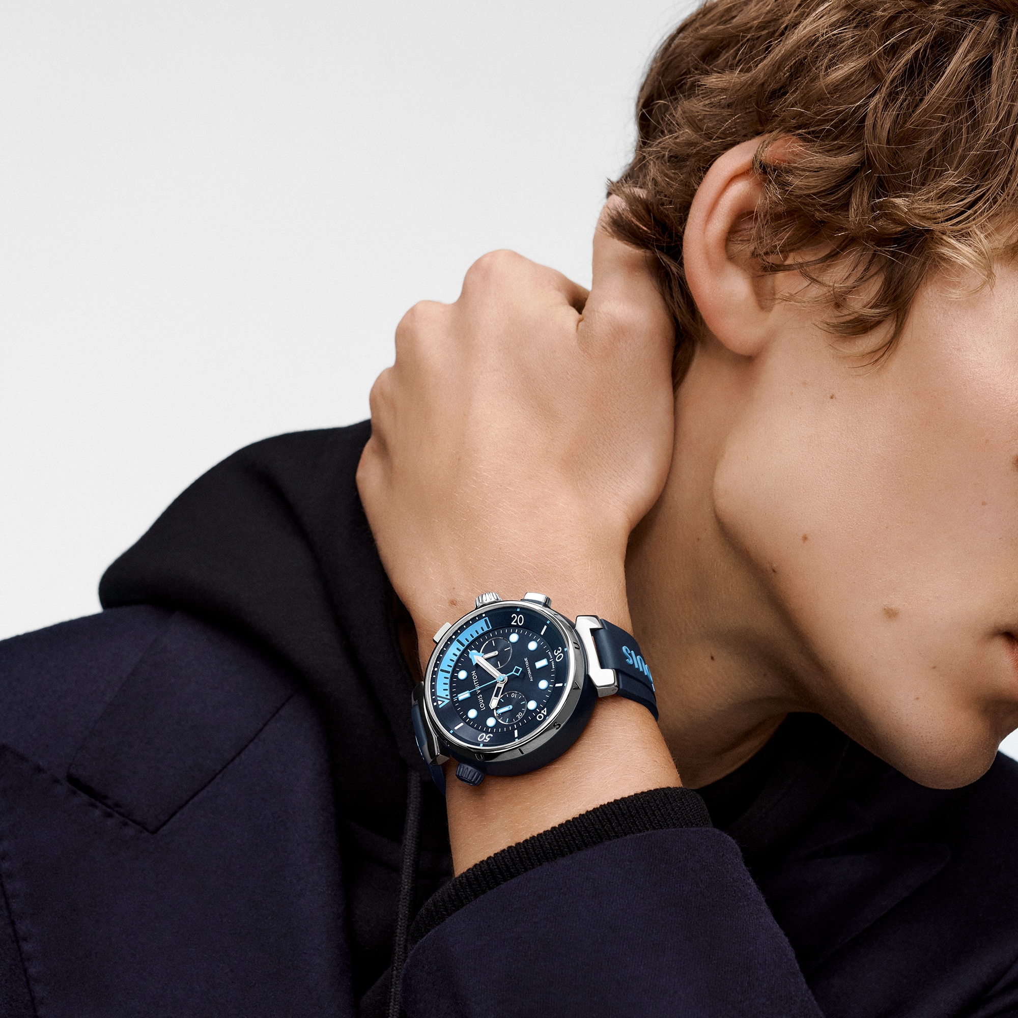 Reloj cronógrafo Tambour Street Diver, automático, 46 mm, acero  Relojería Todos los relojes } | LOUIS VUITTON (Zoom de producto)