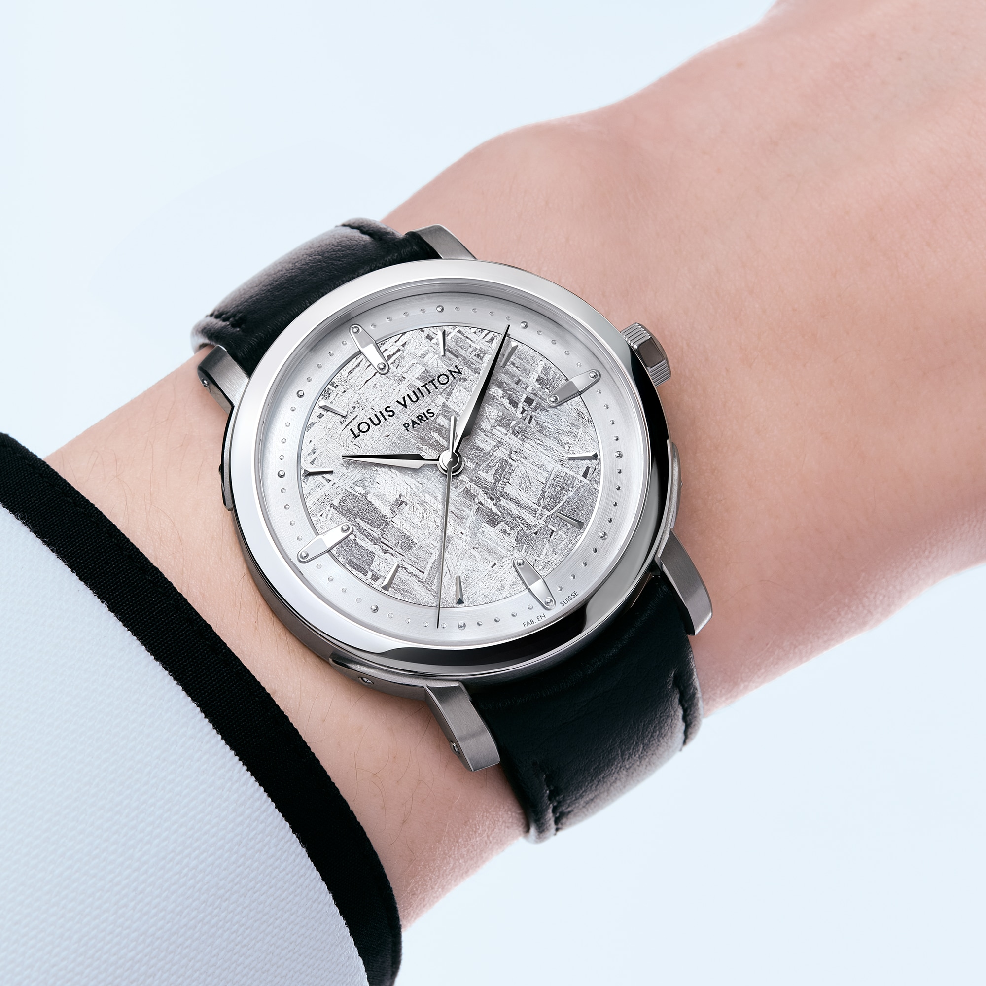 Reloj Louis Vuitton Escale, automático, 39 mm, platino  Relojería Todos los relojes } | LOUIS VUITTON (Zoom de producto)