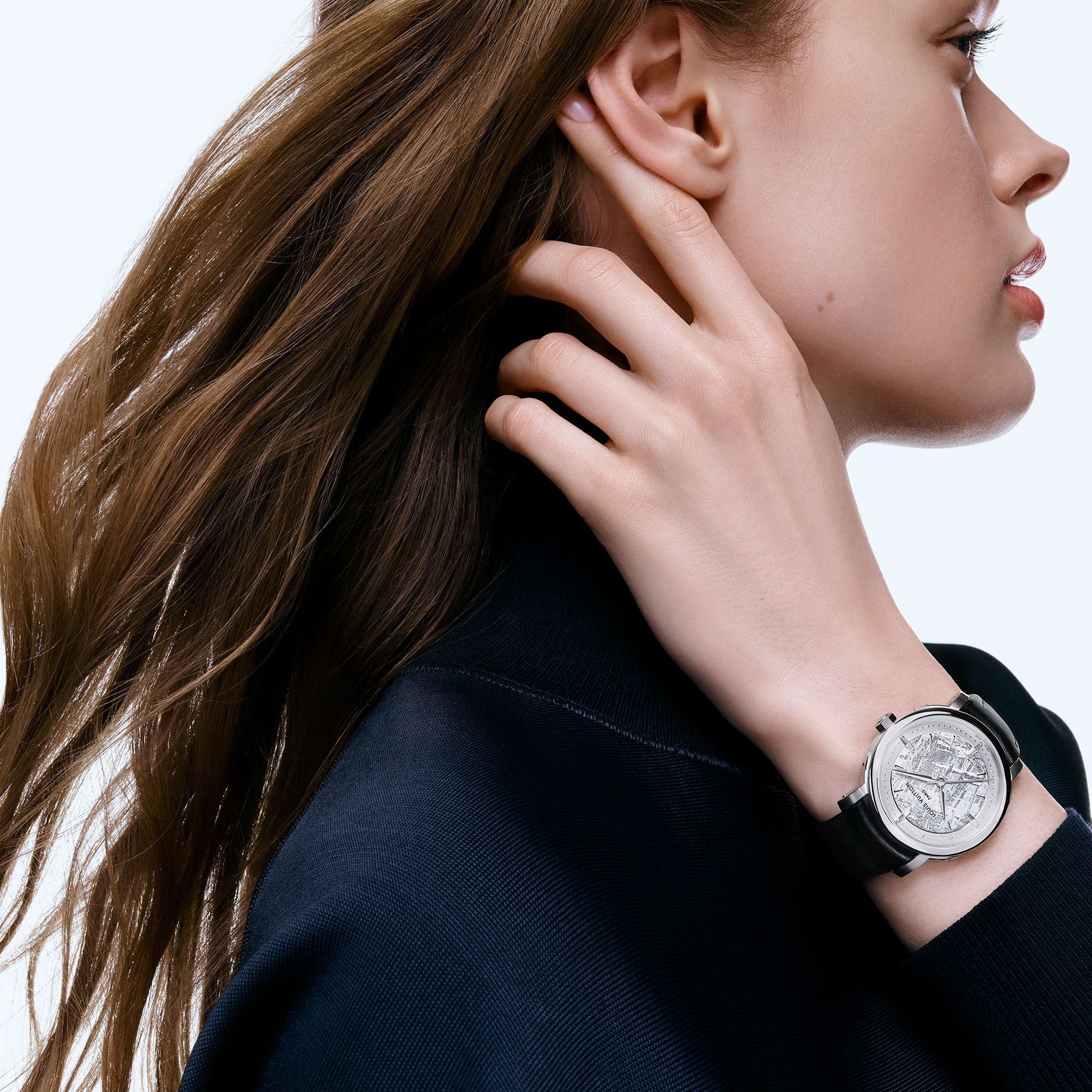 Reloj Louis Vuitton Escale, automático, 39 mm, platino  Relojería Todos los relojes } | LOUIS VUITTON (Zoom de producto)