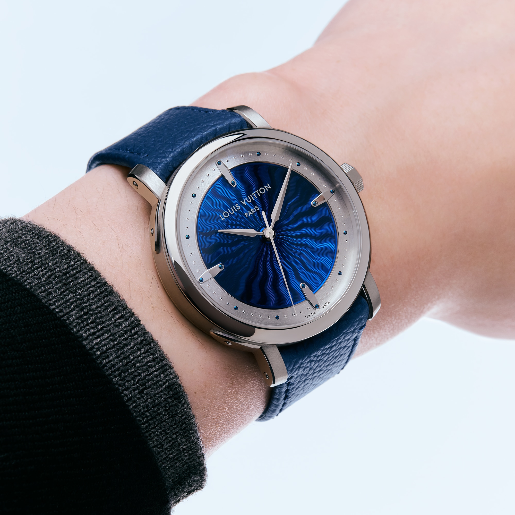 Reloj Louis Vuitton Escale, automático, 39 mm, platino  Relojería Todos los relojes } | LOUIS VUITTON (Zoom de producto)