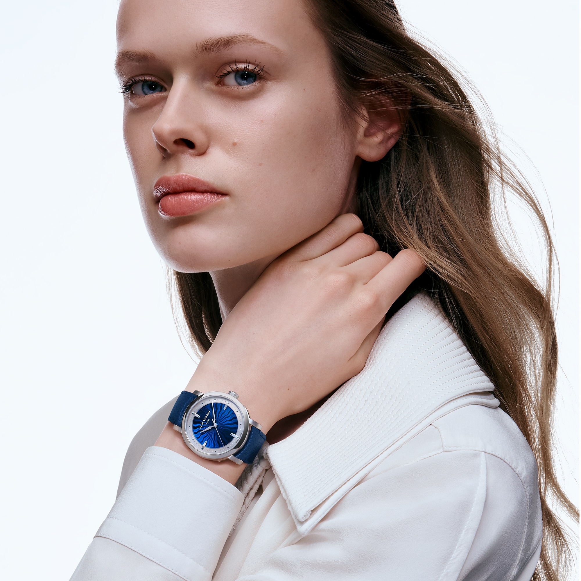Reloj Louis Vuitton Escale, automático, 39 mm, platino  Relojería Todos los relojes } | LOUIS VUITTON (Zoom de producto)