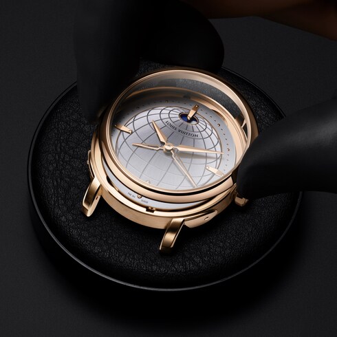 Reloj Louis Vuitton Escale Twin Zone de 40 mm en oro rosa Relojería Todos los relojes } | LOUIS VUITTON