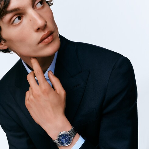 Reloj Tambour, automático, 40 mm, acero Relojería Todos los relojes } | LOUIS VUITTON (Zoom de producto)