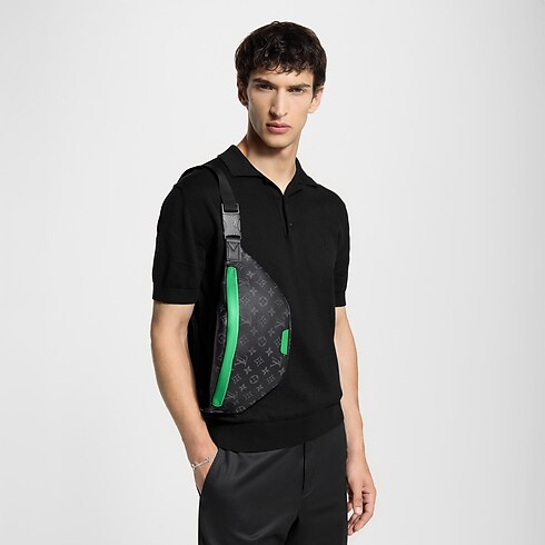 Riñonera Discovery Monogram Eclipse Bolsos y pequeña marroquinería Bolso de hombre Novedades | LOUIS VUITTON (Zoom de producto)