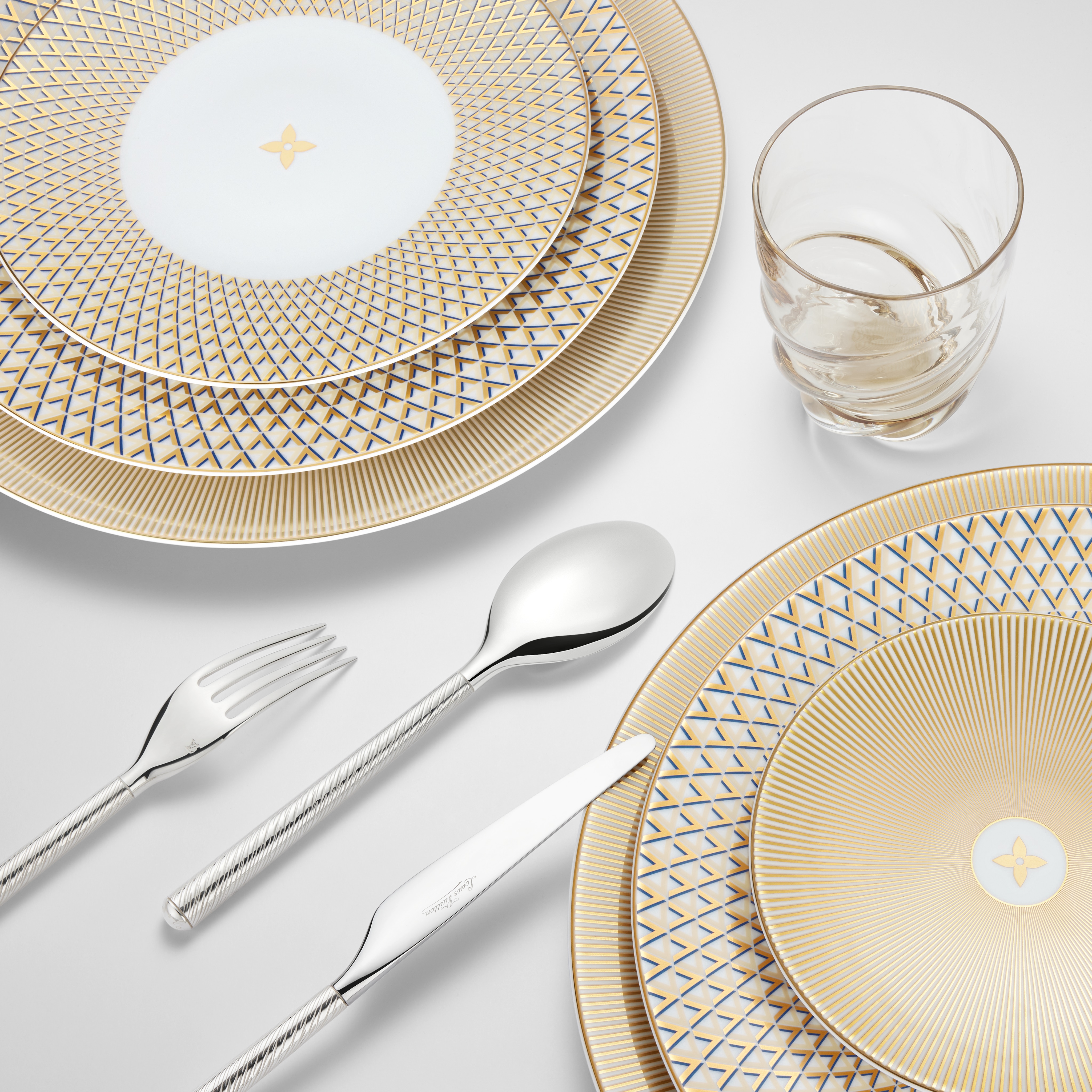 Set de 2 platos de postre Splendor  Baúles, Viaje y Hogar Hogar y Decoración de mesa Decoración de mesa | LOUIS VUITTON (Zoom de producto)