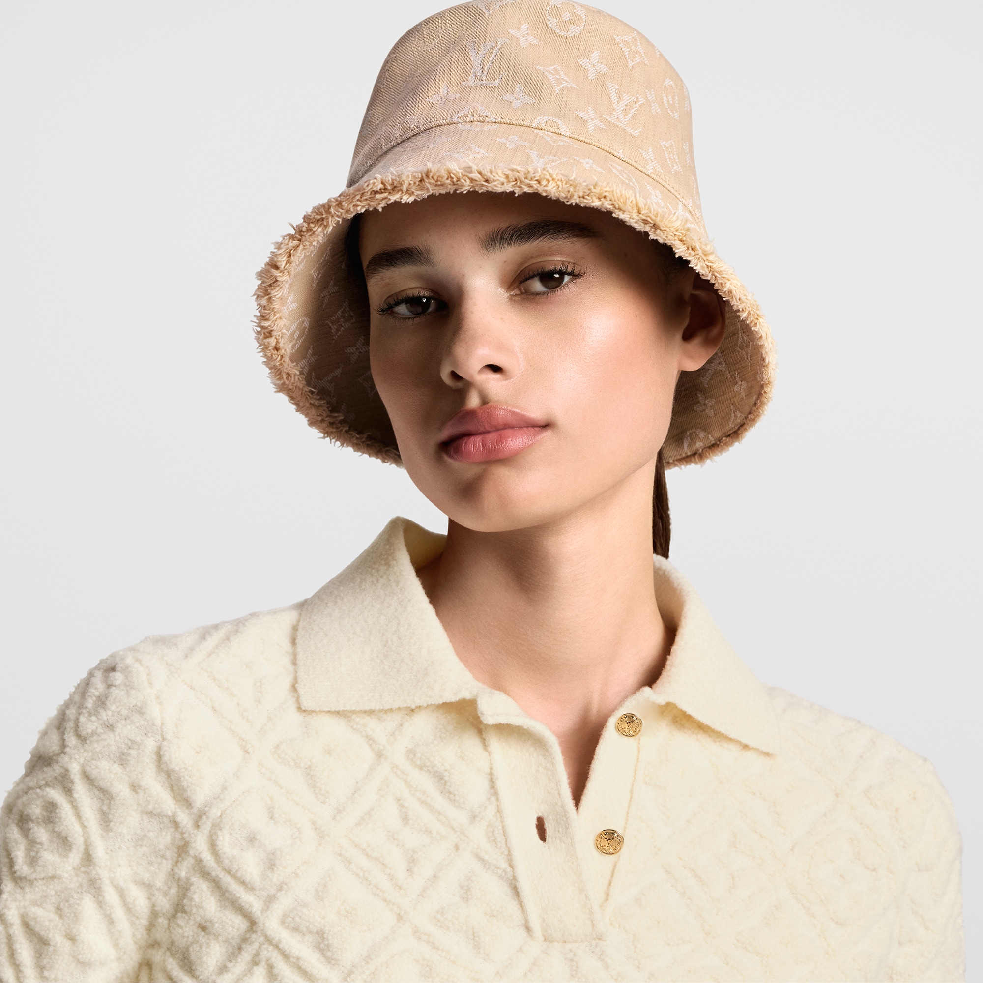 Sombrero bucket Monogram Denim S00 Mujer Accesorios Sombreros y Gorras | LOUIS VUITTON (Zoom de producto)