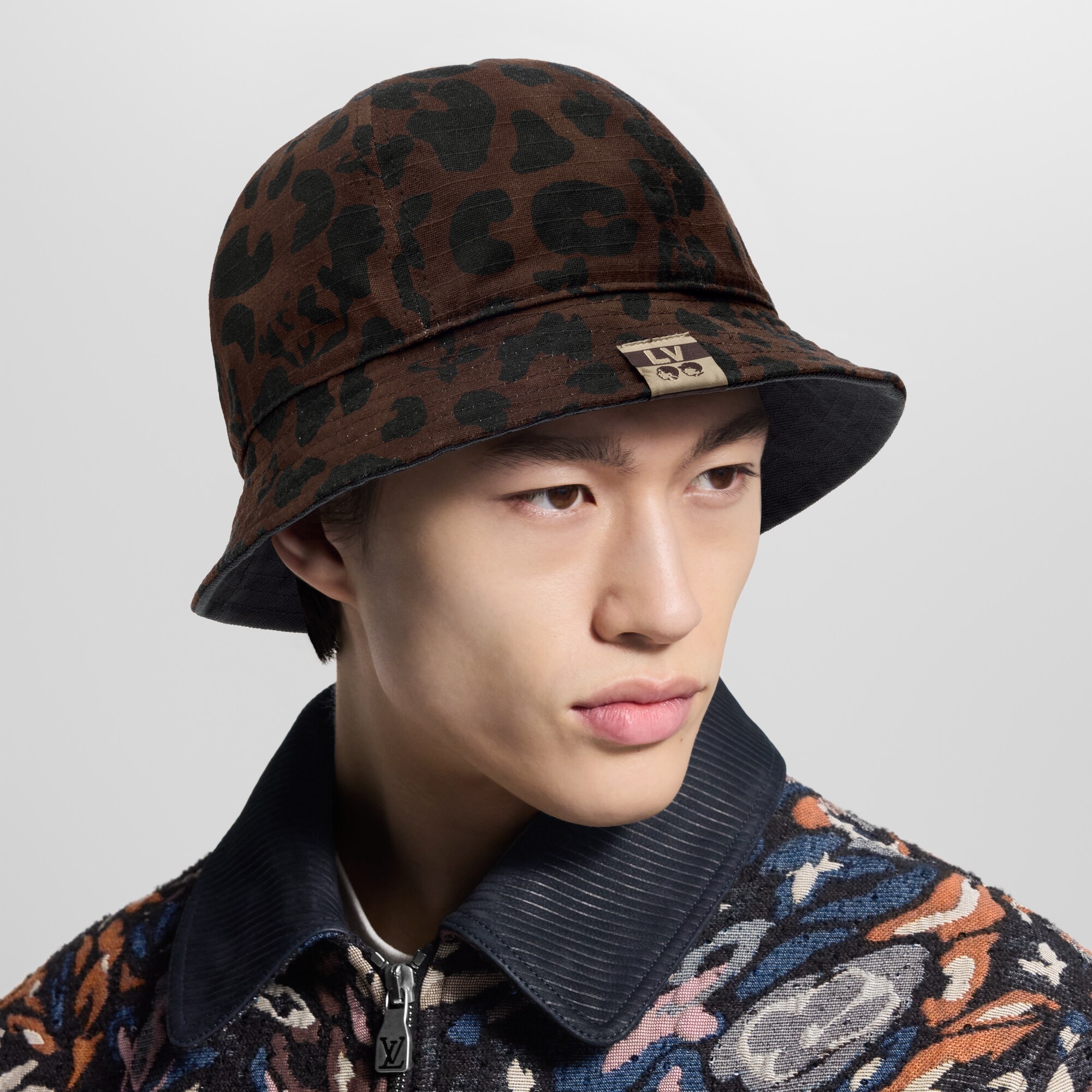 Sombrero bucket reversible LV Leo S00 Hombre Accesorios Sombreros, Gorros y Guantes | LOUIS VUITTON (Zoom de producto)