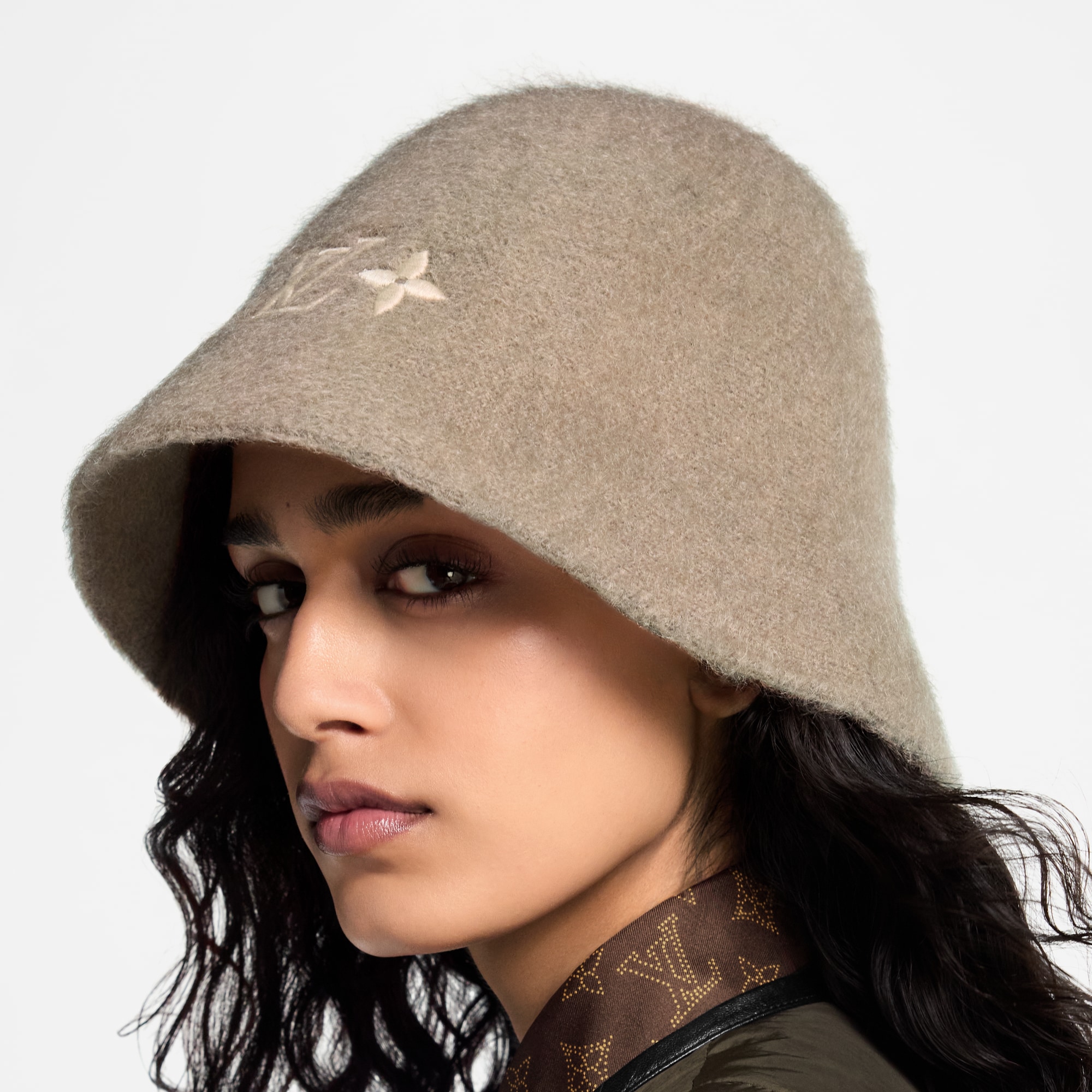 Sombrero LV Fluffy S00 Mujer Accesorios Sombreros y Gorras | LOUIS VUITTON (Zoom de producto)