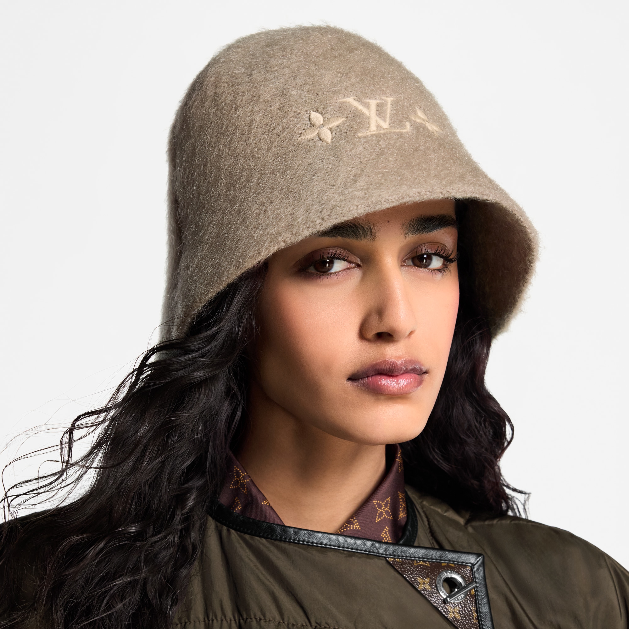 Sombrero LV Fluffy S00 Mujer Accesorios Sombreros y Gorras | LOUIS VUITTON (Zoom de producto)
