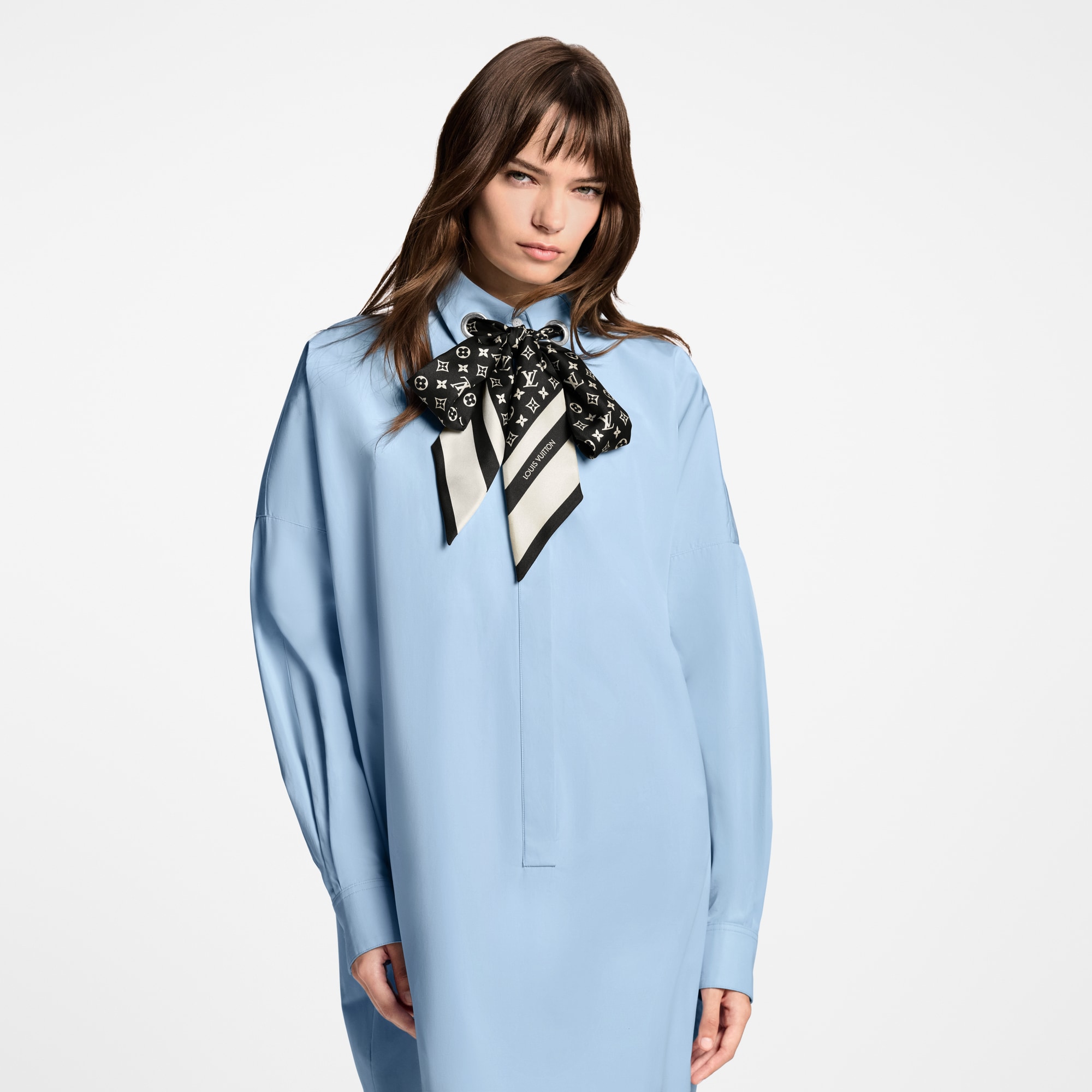 Vestido camisero con fular Monogram  Mujer Prêt-à-Porter Vestidos | LOUIS VUITTON (Zoom de producto)