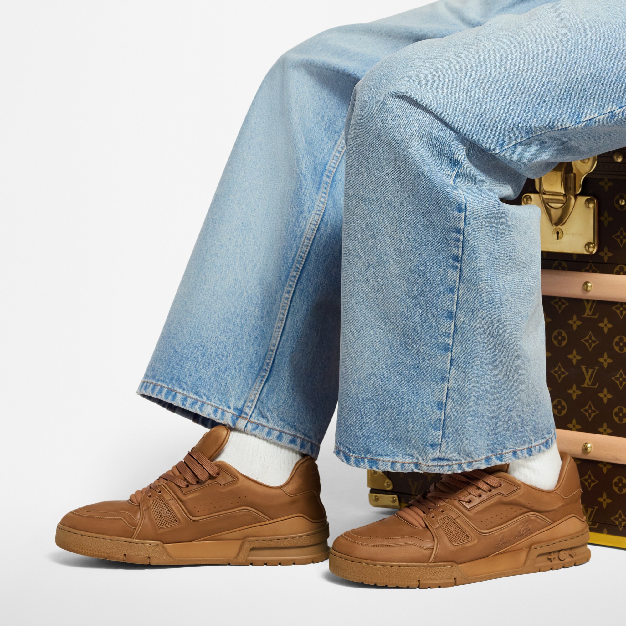 Zapatilla deportiva LV Trainer Distressed  Hombre Zapatos Zapatillas | LOUIS VUITTON (Zoom de producto)