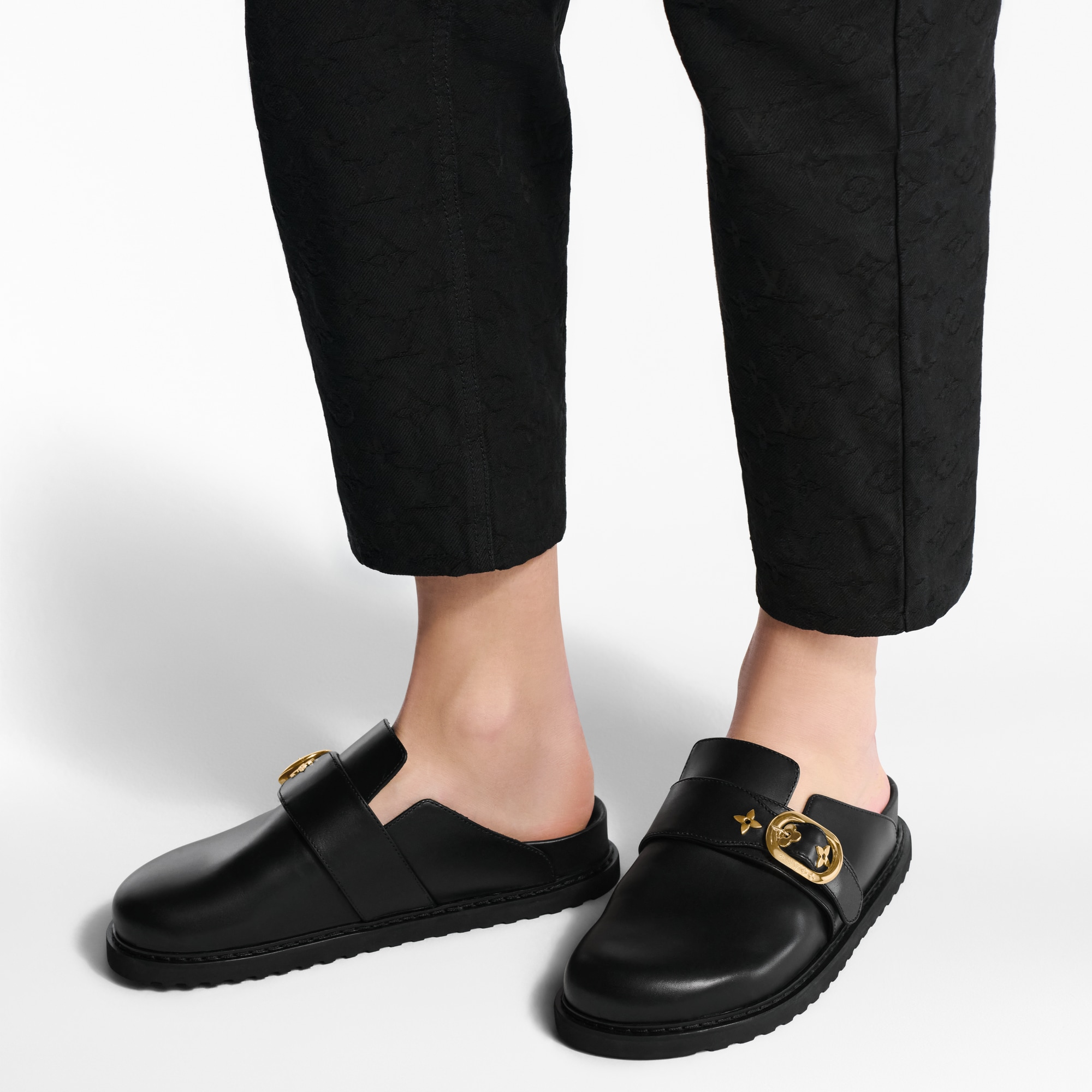 Zueco plano LV Cosy  Mujer Zapatos Mules | LOUIS VUITTON (Zoom de producto)